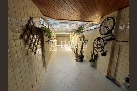 1_photo/94ce03721d.8efd0e021838c0c3-ATLAS-c7bfa7cd-b8c0-4c0f-8048-63d757d77af4.jpg de casa à venda com 3 quartos, 214m² em Vila Belmiro, Santos