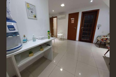 23_photo/94ce0375f3.f66ed5d703e44af7-ATLAS-d0b68573-3060-4fc9-8de2-fee78fa31a38.jpg de casa à venda com 3 quartos, 196m² em Vila Matias, Santos