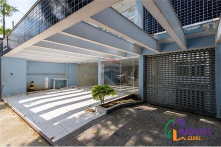 12_photo/94ce0377b3.cd7643520c7b3c95-ATLAS-b6d229ca-0dcd-4f3a-89be-c0e6aab41b31.jpg de casa à venda com 3 quartos, 400m² em Vila Matias, Santos