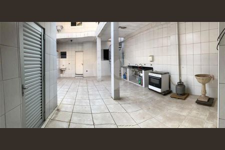 3_photo/94ce039e99.16787a6ea0be7e8a-ATLAS-16e38f19-96bb-46e1-8187-8a03cb19eaba.jpg de casa à venda com 3 quartos, 216m² em Vila Matias, Santos