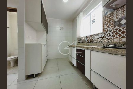 8_photo/94ce039f71.ddd2e01ba80b37d3-ATLAS-d4b18d76-6037-4d07-8c90-d47f0a0b1b8b.jpg de casa à venda com 2 quartos, 90m² em Vila Matias, Santos