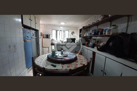 8_photo/94ce039ffb.e3da74daae84817a-ATLAS-b1828ebd-f8db-4de9-bb1f-5767978883ca.jpg de casa à venda com 4 quartos, 291m² em Vila Matias, Santos
