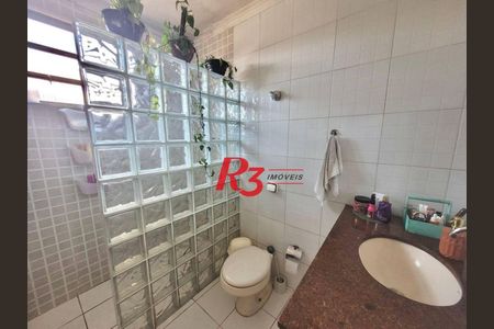 2_photo/94ce03a30d.ef77fb674bfea678-ATLAS-028c812b-8ca9-4777-84db-a007cfb4e9e3.jpg de casa à venda com 2 quartos, 80m² em Macuco, Santos