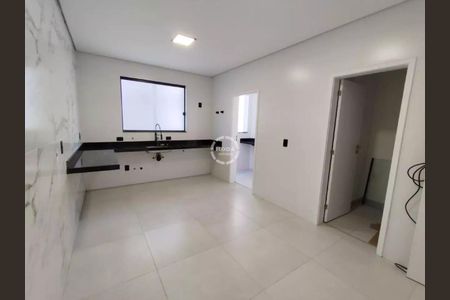 5_photo/94ce03a635.d4d2dd1a1c97d29b-ATLAS-293ef174-29db-4fbd-9971-aa92e351e10e.jpg de casa à venda com 4 quartos, 290m² em Boqueirão, Santos