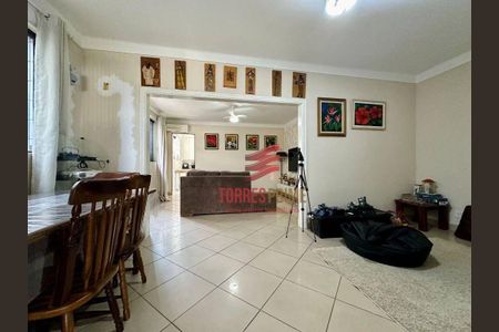 11_photo/94ce03a645.c3f00cfadba54684-ATLAS-46cef2fa-a41d-4dec-94aa-a1b069488039.jpg de casa à venda com 3 quartos, 167m² em Boqueirão, Santos