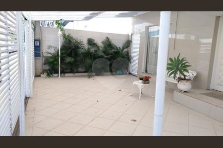 7_photo/94ce03a87b.cc80a849dbb3670d-ATLAS-43f46a20-e824-4263-8ba5-0ee2729a0deb.jpg de casa à venda com 3 quartos, 125m² em Boqueirão, Santos