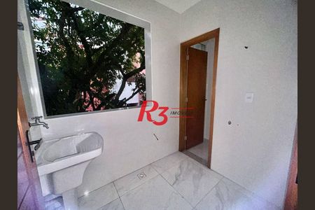 17_photo/94ce03a8a3.832a1e1e5565aa8a-ATLAS-f6768ff4-a9f1-4f1e-befc-576c8f5189bd.jpg de casa à venda com 3 quartos, 84m² em Boqueirão, Santos