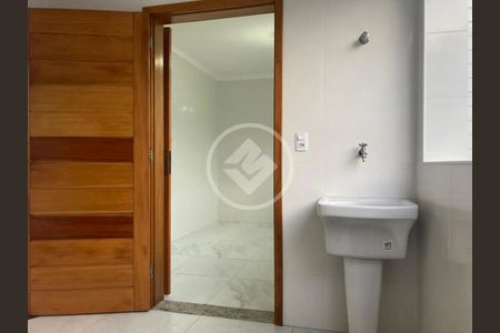 7_photo/94ce03a8a3.aef4de6394ba8e6d-ATLAS-3dc2ff2d-dee5-4b55-bd60-b80a2cec7d98.jpg de casa à venda com 3 quartos, 180m² em Boqueirão, Santos