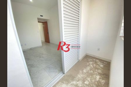 7_photo/94ce03a8a3.bb0f4c6ec33debd0-ATLAS-25ed1aa3-ae13-42c1-a760-3d6dd4cd2ee5.jpg de casa à venda com 3 quartos, 93m² em Boqueirão, Santos