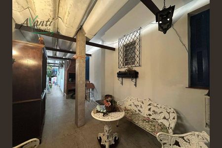 2_photo/94ce03a8bd.e98a0441d5514113-ATLAS-0b06f9b2-9b42-4ef4-92c2-d6f8e48743e1.jpg de casa à venda com 3 quartos, 122m² em Boqueirão, Santos