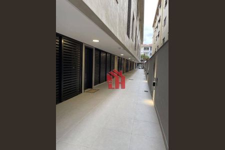 8_photo/94ce03aa4d.c2a80bce492ca579-ATLAS-45f3f71e-eaee-44fd-9567-f5abfa0b2e8d.jpg de casa à venda com 2 quartos, 90m² em Boqueirão, Santos