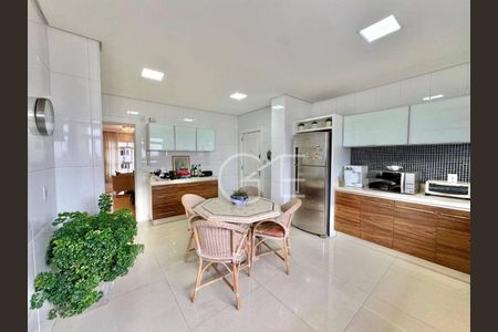 25_photo/94ce03aa83.6e18a788da88fe43-ATLAS-bd06d26b-90d9-4ea2-814e-f9d49ce6a7fc.jpg de apartamento à venda com 3 quartos, 185m² em Boqueirão, Santos