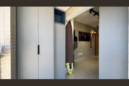 11_photo/94ce03ab1d.ceff8192393c33de-ATLAS-b681cc25-5703-477a-8e63-e99ea9bfacb7.jpg de apartamento à venda com 2 quartos, 136m² em Boqueirão, Santos