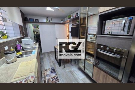 5_photo/94ce03acfb.d27f3d10e323bc2b-ATLAS-3ba75b75-d507-44dc-84ca-94513a81401b.jpg de casa à venda com 3 quartos, 200m² em Embaré, Santos