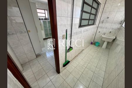 12_photo/94ce03ae05.7b14635dc7f45449-ATLAS-42f14f23-1df0-44f6-83c9-00a622041bde.jpg de casa à venda com 3 quartos, 150m² em Aparecida, Santos