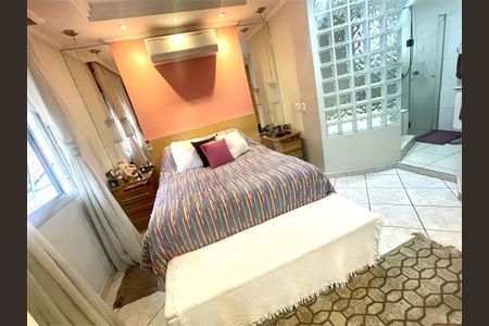 10_photo/94ce03ae37.49d655132eb04021-ATLAS-4ebe0b6b-5ce8-46b5-adff-b15ecee8a11f.jpg de casa à venda com 3 quartos, 160m² em Embaré, Santos