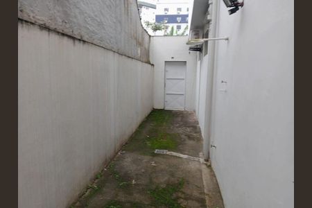 4_photo/94ce03ae37.f861ecc718bdcbd7-ATLAS-32ef88c1-9ca7-4ef0-9c2f-0014a0c2b199.jpg de casa à venda com 3 quartos, 180m² em Embaré, Santos