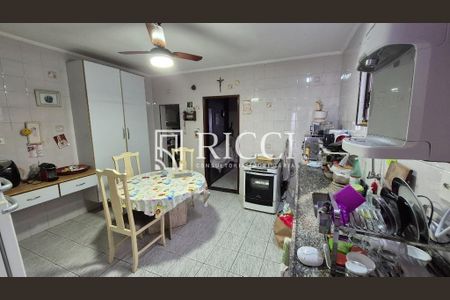 8_photo/94ce03ae5f.ce916756658d86d0-ATLAS-d38171ef-d583-4a05-8e0f-6262fa748e32.jpg de casa à venda com 3 quartos, 166m² em Embaré, Santos