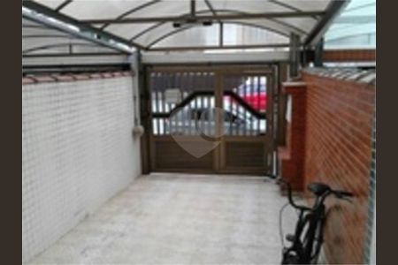 10_photo/94ce03ae6d.ba97ac63d5ac1cb4-ATLAS-8a8e339a-779c-4c03-a54a-c9353d0ca9ee.jpg de casa à venda com 3 quartos, 125m² em Embaré, Santos