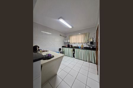 7_photo/94ce03ae73.d41ccc6539b5b4b0-ATLAS-efbd3196-2ca1-423a-9127-fea56bd8aaa0.jpg de casa para alugar com 1 quarto, 180m² em Embaré, Santos