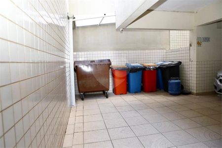 61_photo/94ce03aec5.cf4888df2985fdb1-ATLAS-31a2ffef-d7cf-48b9-a715-73922996850f.jpg de apartamento à venda com 2 quartos, 61m² em Ponta da Praia, Santos