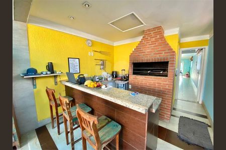 3_photo/94ce03aecd.7cc5f6eb30674ee3-ATLAS-0ec40e07-b5e2-4587-9b68-439a6fa47a8e.jpg de casa à venda com 3 quartos, 280m² em Macuco, Santos