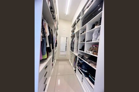 2_photo/94ce03af6d.598c66e7e5047e83-ATLAS-08e05178-b349-46e0-9d86-aaa67c05ab72.jpg de casa à venda com 3 quartos, 230m² em Embaré, Santos