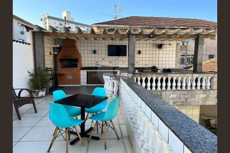 8_photo/94ce03af6d.598c66e7e5047e83-ATLAS-1b2144ae-69fb-4d0e-b219-e6b74ec9ae24.jpg de casa à venda com 3 quartos, 230m² em Embaré, Santos