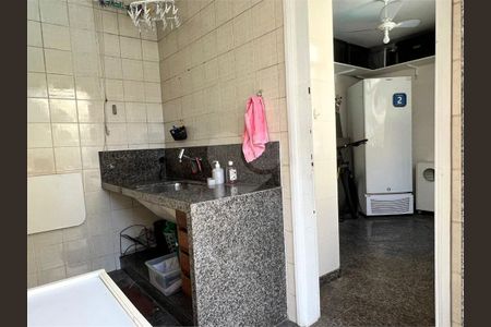 11_photo/94ce03af6d.598c66e7e5047e83-ATLAS-a4ce7dea-bdae-4d20-90b8-b524675b2ee3.jpg de casa à venda com 3 quartos, 230m² em Embaré, Santos