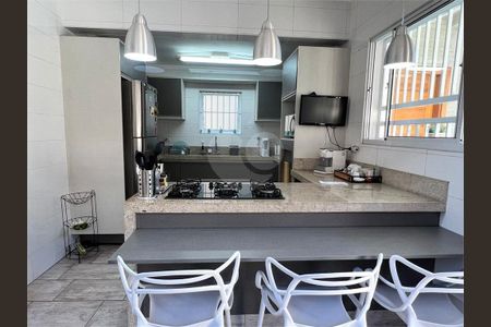 4_photo/94ce03af6d.598c66e7e5047e83-ATLAS-fb6555b4-26c7-4e00-a06b-0da6f6edf5e2.jpg de casa à venda com 3 quartos, 230m² em Embaré, Santos