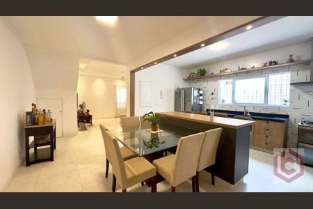 10_photo/94ce03b23d.6721d330cc8d7611-ATLAS-9733da9b-9447-4447-b285-17c68a4dd2c8.jpg de casa à venda com 3 quartos, 201m² em Embaré, Santos