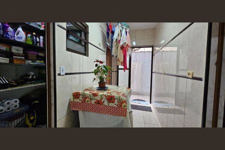 12_photo/94ce03b24d.44cb305f75931be4-ATLAS-cd6a859e-5dff-4c38-96ea-3b6b2a867aaf.jpg de casa à venda com 4 quartos, 170m² em Embaré, Santos