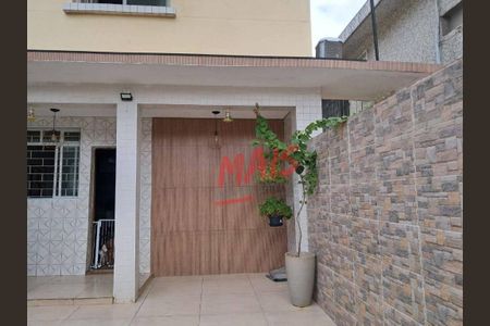 3_photo/94ce03b2bf.a095ebe9a9b9d05b-ATLAS-7dee8645-e399-4e78-a1f3-af4e2a63643a.jpg de casa à venda com 3 quartos, 132m² em Embaré, Santos