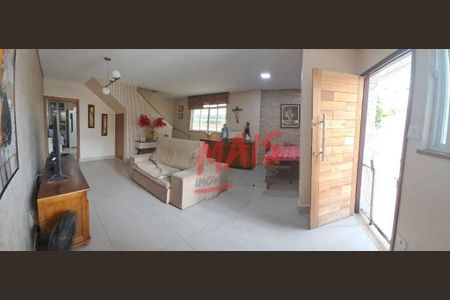 5_photo/94ce03b2bf.a095ebe9a9b9d05b-ATLAS-cc2a2af4-a9dd-4c68-92e1-e4ad70ee1ea7.jpg de casa à venda com 3 quartos, 132m² em Embaré, Santos