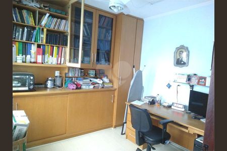 13_photo/94ce03b33b.64ac2371dd04f17e-ATLAS-e953d0f5-3f5e-4bcd-b064-0ed5f3776ae3.jpg de casa à venda com 4 quartos, 171m² em Embaré, Santos