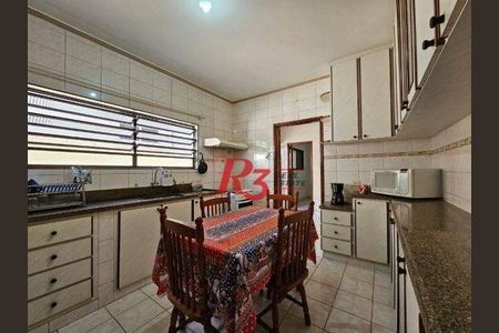 2_photo/94ce03b349.30281a354b5f858f-ATLAS-1a668a8c-21ce-4027-894e-8e712ee2e6f6.jpg de casa à venda com 4 quartos, 158m² em Embaré, Santos