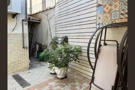 4_photo/94ce03ba05.0f81dd1a9a4f6ffb-ATLAS-2a05d665-e810-46d0-82bd-2212a79a5af2.jpg de casa à venda com 4 quartos, 146m² em Macuco, Santos