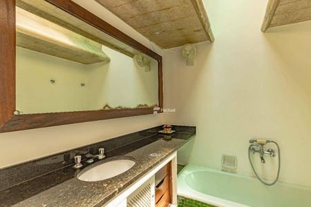 9_photo/94ce03c609.04a823dc9d4d949a-ATLAS-50a3a5df-2e07-48ad-8677-1d0f9779c71a.jpg de casa à venda com 5 quartos, 450m² em Sítio Paecara (Vicente de Carvalho), Guarujá