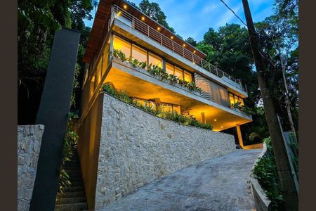 5_photo/94ce03d8a1.6721d330cc8d7611-ATLAS-9dc48ac7-c298-43b1-b6e0-7e293487ceb2.jpg de casa de condomínio à venda com 4 quartos, 620m² em Sítio Paecara (Vicente de Carvalho), Guarujá