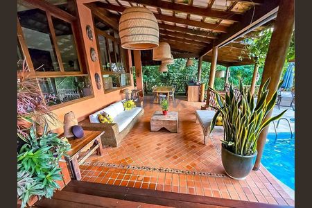 18_photo/94ce03d8a1.eb4747a7722cd593-ATLAS-c95aaec4-3274-4bd4-bc10-c187e004bffe.jpg de casa à venda com 6 quartos, 300m² em Sítio Paecara (Vicente de Carvalho), Guarujá