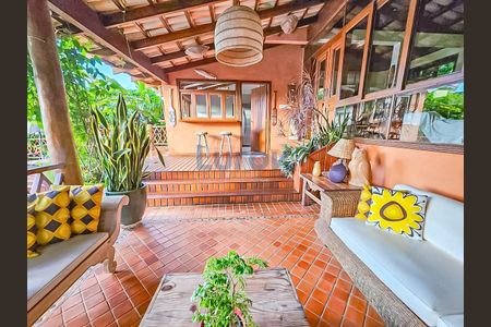 17_photo/94ce03d8a1.eb4747a7722cd593-ATLAS-d53a1664-de76-419a-9d37-268bf3c35f8e.jpg de casa à venda com 6 quartos, 300m² em Sítio Paecara (Vicente de Carvalho), Guarujá