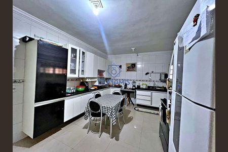 2_photo/94ce03ec79.e1d2c46bde3eb79c-ATLAS-fdb4c0c9-270c-49d3-a6c2-066b2d1c65a5.jpg de casa à venda com 2 quartos, 100m² em Jardim Santa Maria, Guarujá