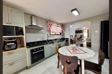 20_photo/94ce049b8f.719fbdc320448c84-ATLAS-393694ce-1498-42c3-9c7b-80fa87f2d2c3.jpg de casa à venda com 3 quartos, 210m² em Valongo, Santos