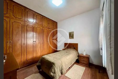 13_photo/94ce049b8f.719fbdc320448c84-ATLAS-e771cfa5-a257-4c39-a43c-7faa5b70171b.jpg de casa à venda com 3 quartos, 210m² em Valongo, Santos