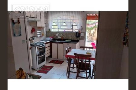 2_photo/94ce0ea03b.16787a6ea0be7e8a-ATLAS-1b7d3de3-d39f-43b1-819f-fa886ade1ded.jpg de casa à venda com 4 quartos, 201m² em Paranapiacaba, Santo André