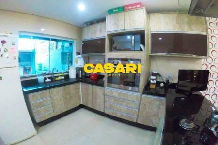 2_photo/94ce13a0b9.470e3b4ecc8ee2ef-ATLAS-06bf40bf-5b66-4053-973e-267b462dfb54.jpg de casa à venda com 3 quartos, 250m² em Parque Rio Grande, Santo André