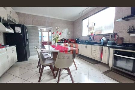 8_photo/94ce1b415f.9289ff34ae3bfe2e-ATLAS-9cf9d4fe-b73a-453b-abd3-8d9d42707d6c.jpg de casa à venda com 2 quartos, 150m² em Areia Branca, Santos