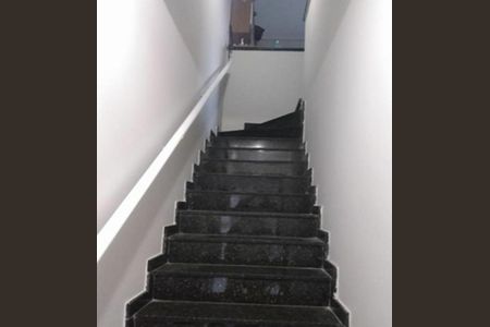 5_photo/94ce1b48b5.f38e38137a2159e3-ATLAS-28e09f5b-0e7f-4567-a500-c4e1ec8728d6.jpg de casa à venda com 2 quartos, 79m² em Santa Maria, Santos