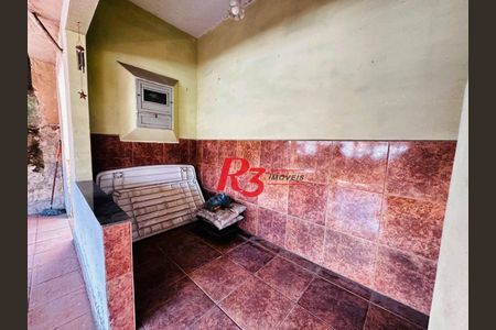 5_photo/94ce1b48c1.4e1a6e6486a440d9-ATLAS-11a954d5-255c-4ee4-a284-e5712841bb94.jpg de casa à venda com 3 quartos, 148m² em Santa Maria, Santos