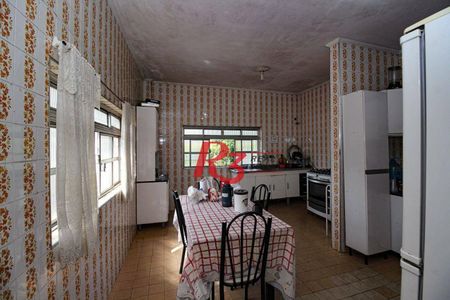 7_photo/94ce1b5059.1dc9b733759ebb41-ATLAS-1465c70a-2ca4-4143-aeaa-7940ba3bc88e.jpg de casa à venda com 3 quartos, 150m² em Santa Maria, Santos